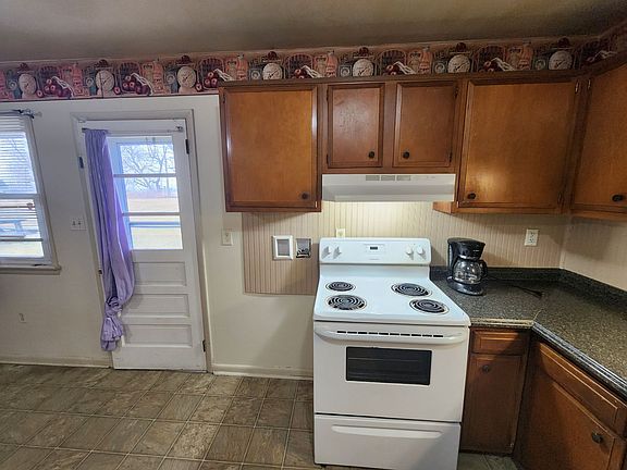 4th image of 6233 Mountain View Dr