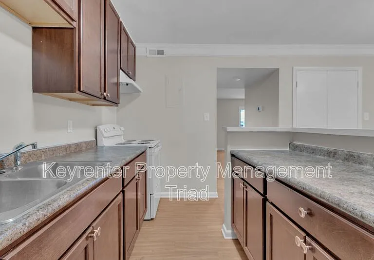 5715 E Bramblegate Rd — Photo 8