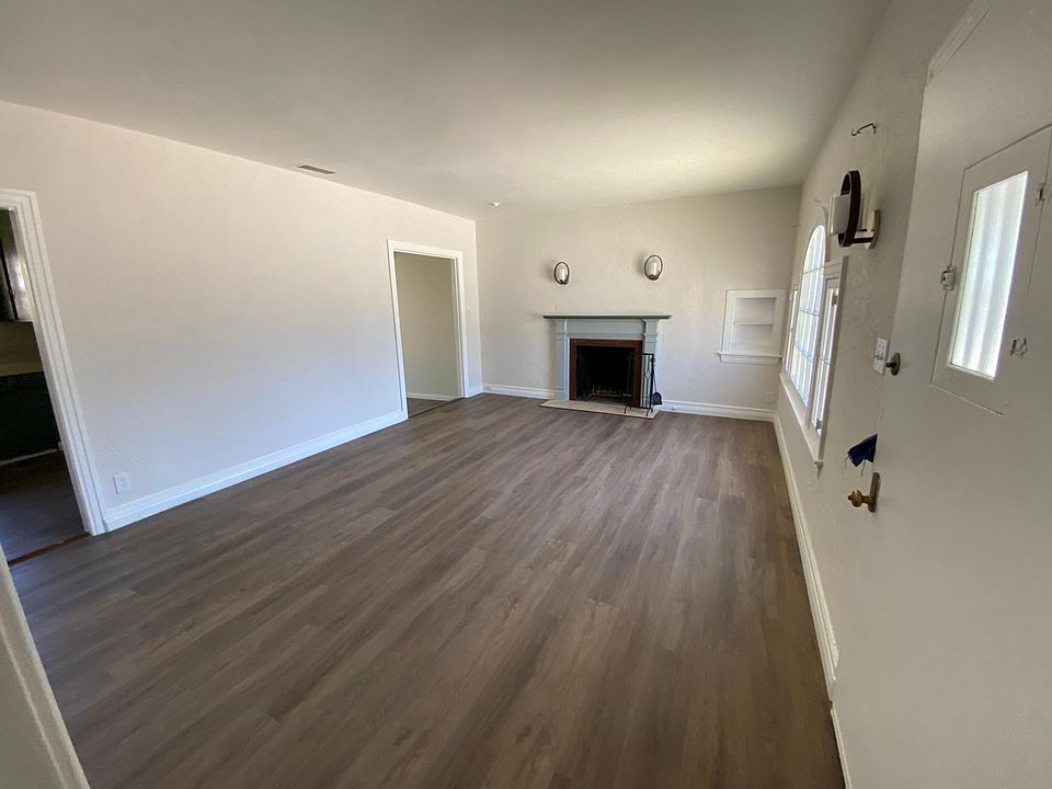 2nd image of 607 W Maple Ave