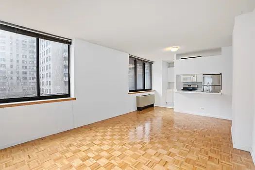 1st image of 250 E 40th St APT 4E