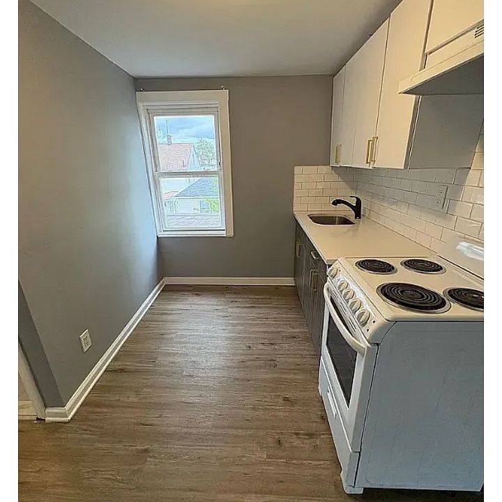 1st image of 11 Cliff Hill Pl #3L