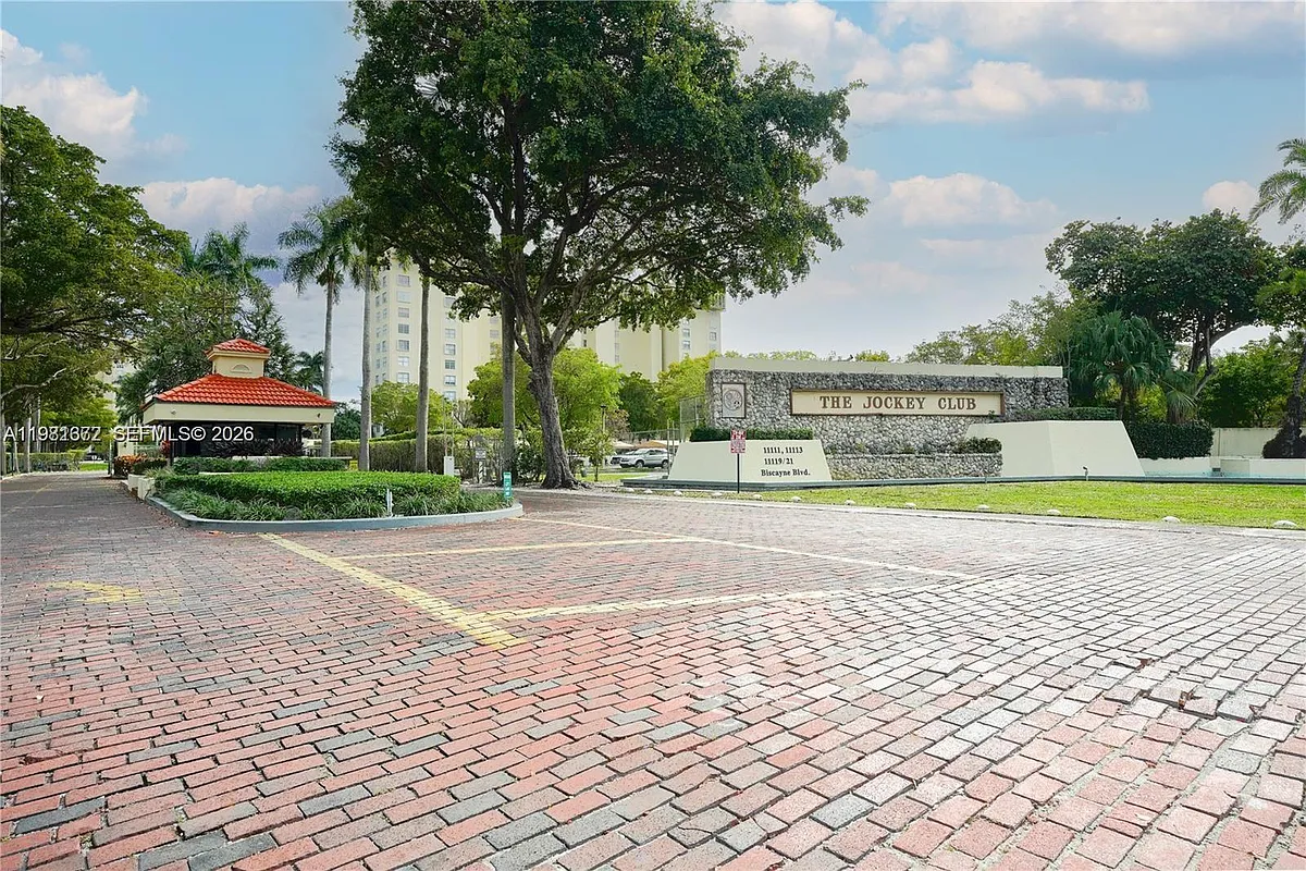 Building Photo - 11111 Biscayne Blvd #20E