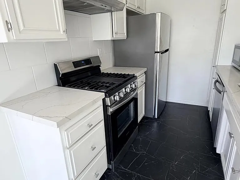 11975 Iowa Ave #7 — Photo 8
