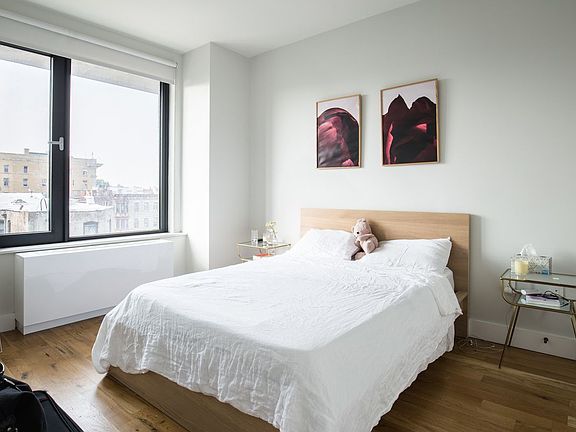 4th image of 670 Pacific St APT 212