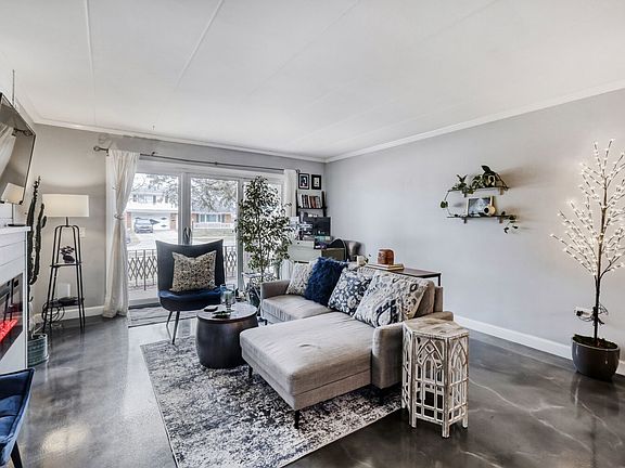 3rd image of 3N550 Crown Rd APT 1