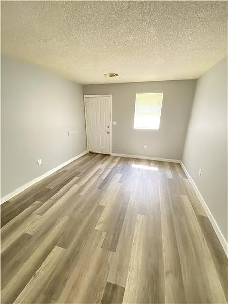 2 bed, 1302 sqft, $1,200 — Photo 2