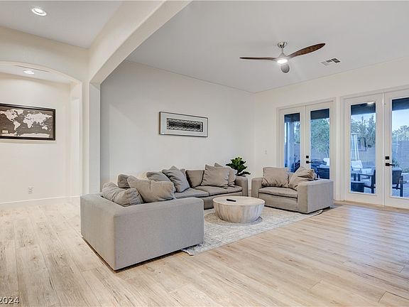 3rd image of 10824 Bramante Dr