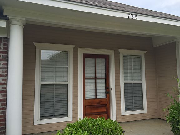 2nd image of 733 Hawthorn Green Dr