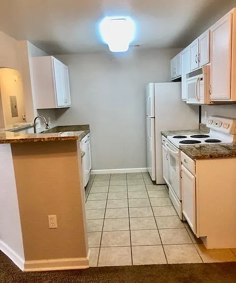 7440 S Blackhawk St #14204 — Photo 4
