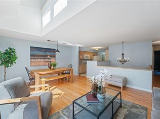 47 Bridge St APT 7, East Greenwich, RI 02818