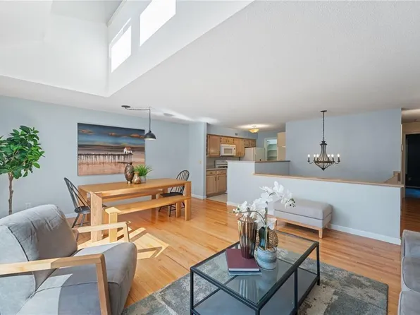 47 Bridge St APT 7, East Greenwich, RI 02818