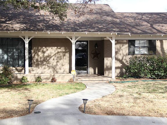 3rd image of 2623 Oaklawn Dr