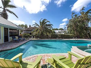 390 14th Ave S, Naples, FL 34102