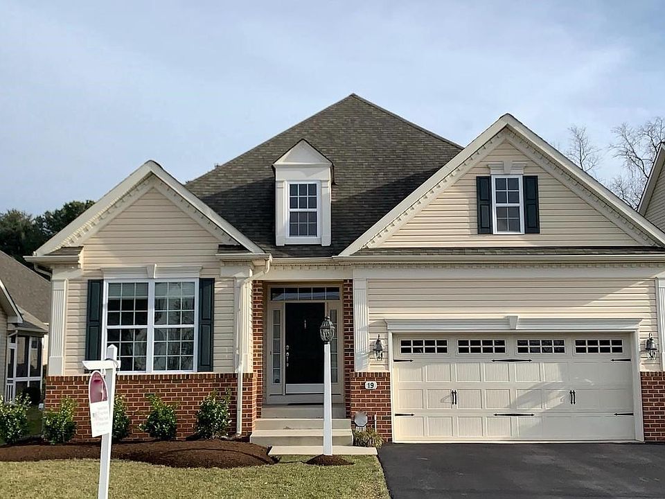 1st image of 19 Montvale Ct
