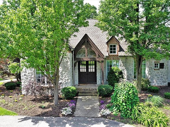 2nd image of 565 Huntley Dr