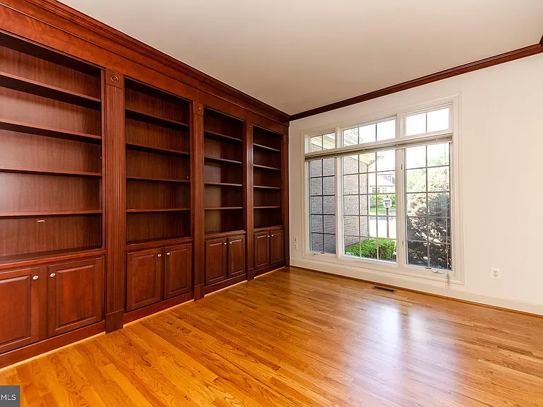 9005 Edgepark Rd — Photo 18