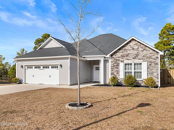 2nd image of 304 Catboat Way