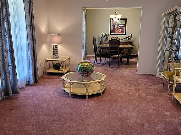 5th image of 806 Avenue G