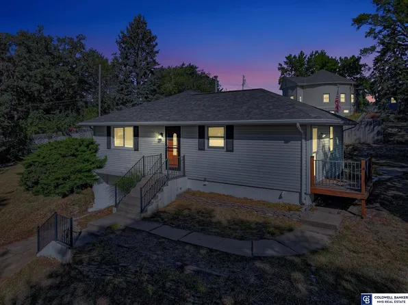 505 E 7th St, Louisville, NE 68037