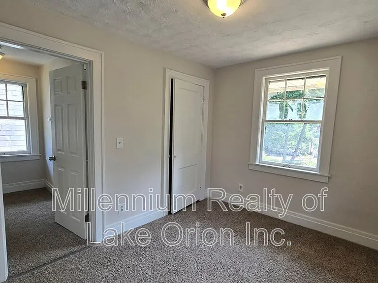 96 Oliver St — Photo 24