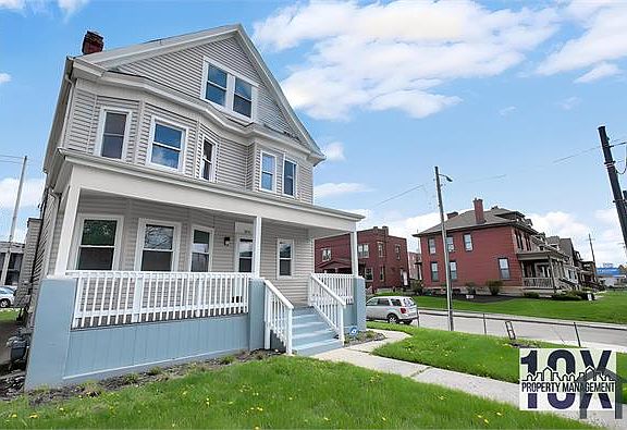 3rd image of 1652 Summit St Unit A