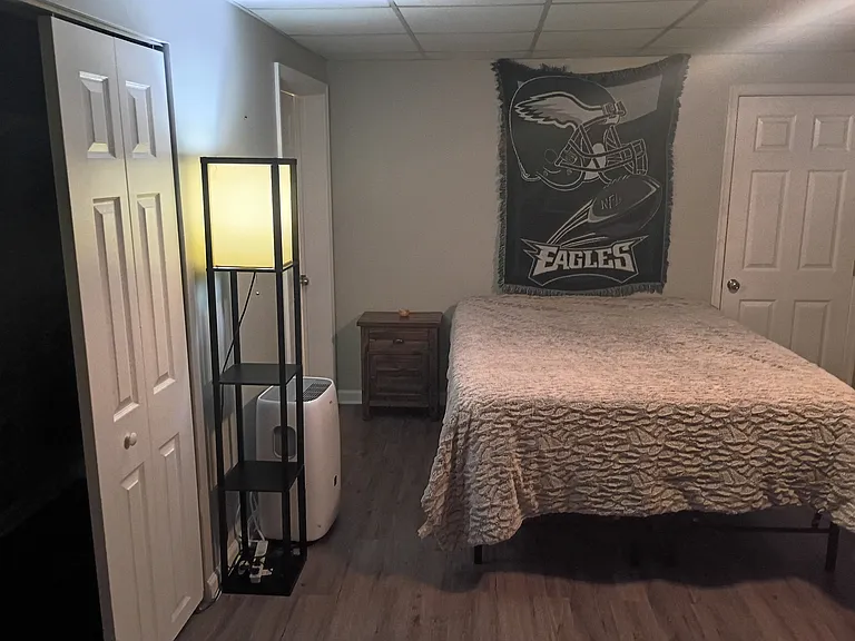 906 Colonial Dr — Photo 2