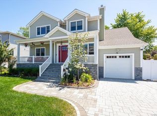 2375 Narraganset Ave, Seaford, NY 11783
