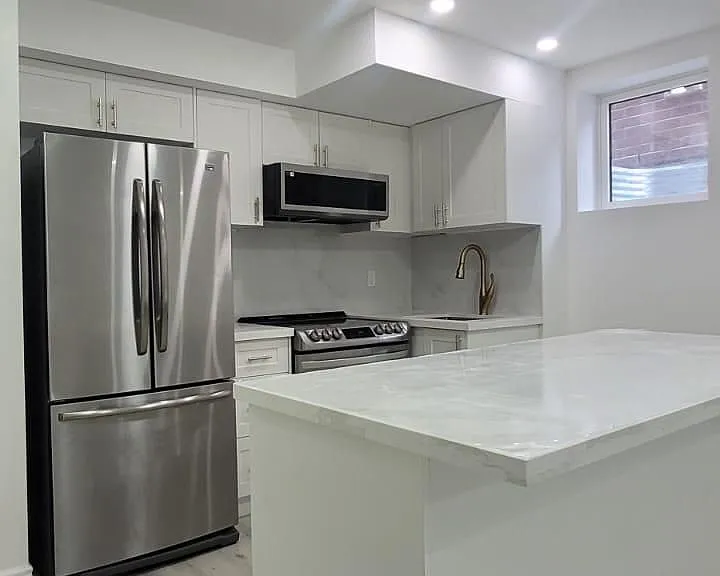 32 Auckland Dr E #BASEMENT — Photo 1