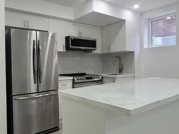 32 Auckland Dr E #Basement, Whitby, ON L1P 0G6