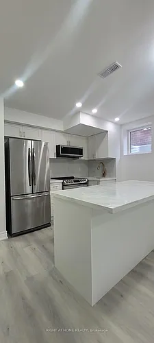 32 Auckland Dr E #BASEMENT Photo 1