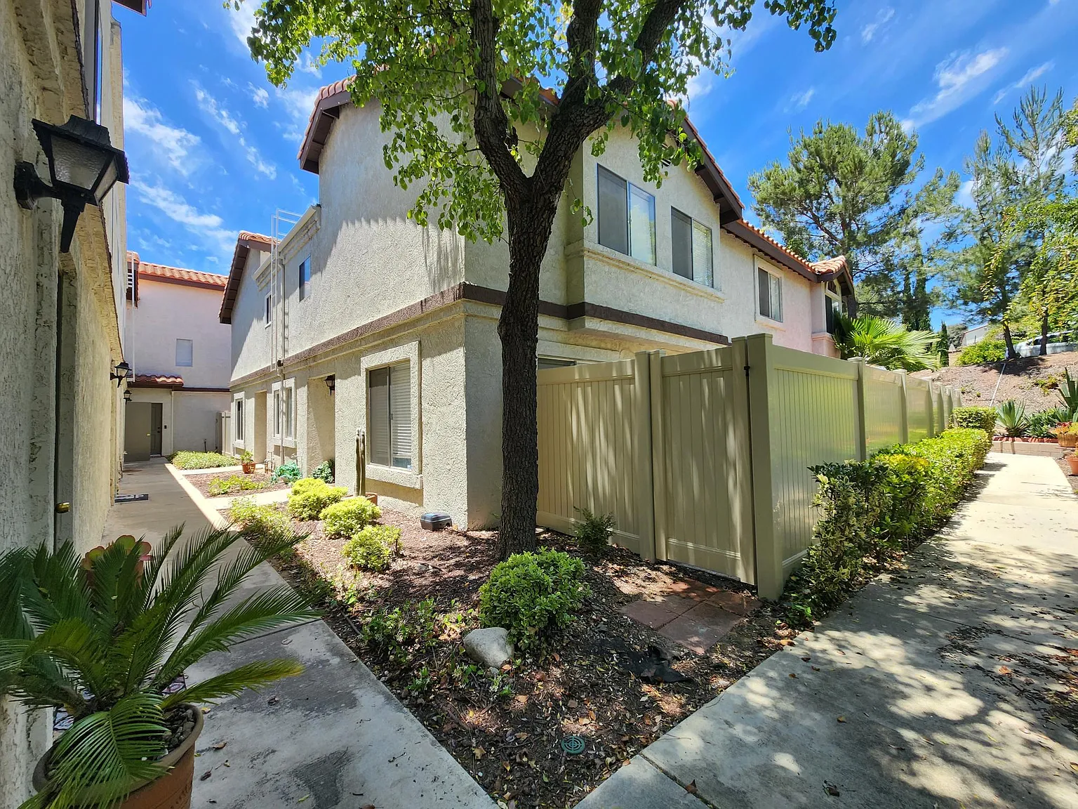2 bed, 2.5 bath, 1157 sqft, $3,160 — Photo 1