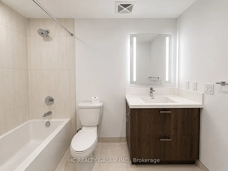 50 McCaul St #315 — Photo 7