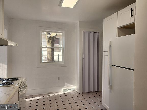 4th image of 3312 Wilson Ave
