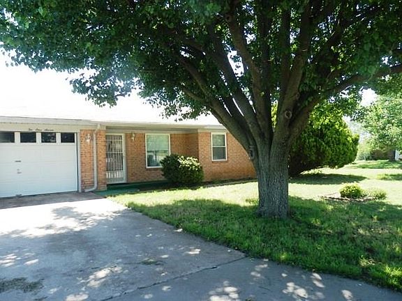 3rd image of 217 Debbie Ln