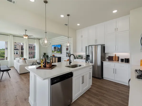 2233 Fort Bliss St, Mesquite, TX 75149