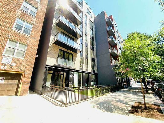 1st image of 625 E 18th St #5C