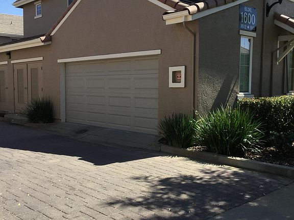 3rd image of 1601 Esplanade Cir