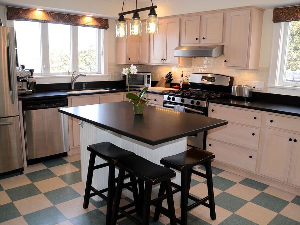 2nd image of 76 Morse Pl