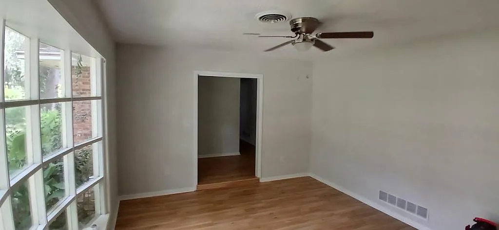 4210 SW 5th Ave — Photo 3