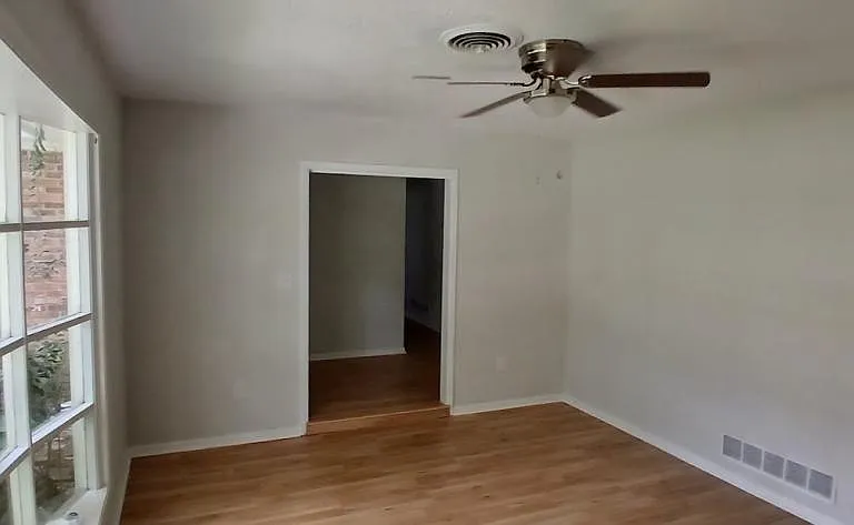 4210 SW 5th Ave — Photo 3