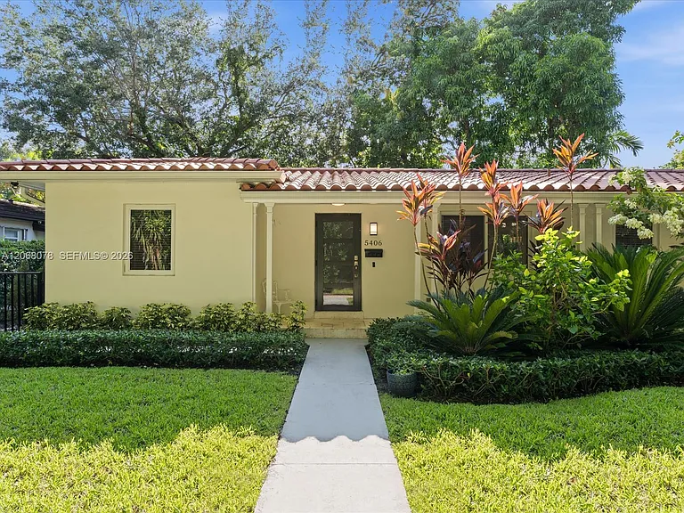 5406 S Le Jeune Rd — Photo 1