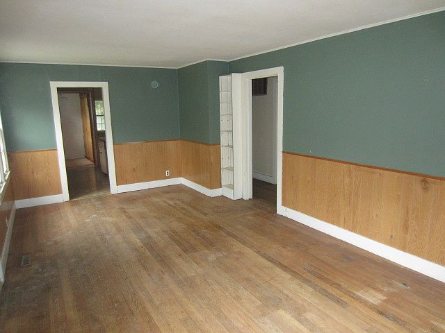 1st image of 1109 N B St