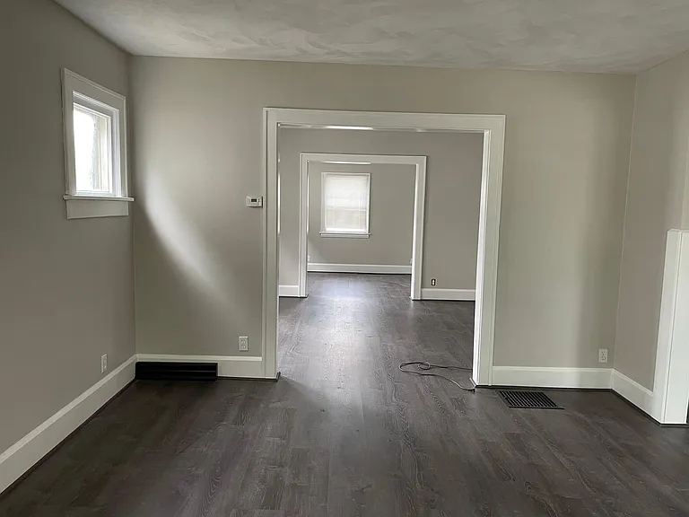 234 E Walnut St — Photo 9