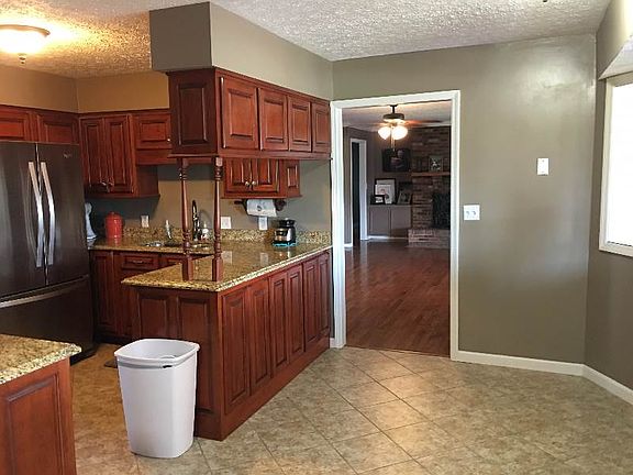 5th image of 282 Knob Hill Dr