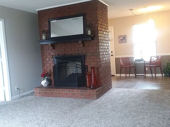 4th image of 414 Jonquil Ct