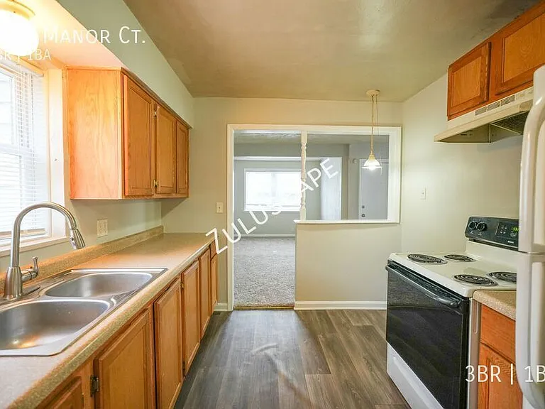 3734 Manor Ct — Photo 6