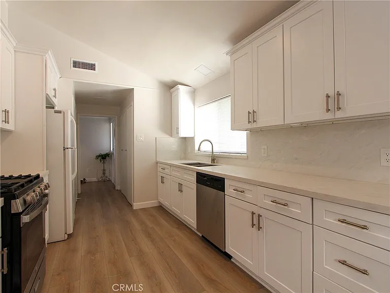 1600 El Dorado Ave — Photo 3