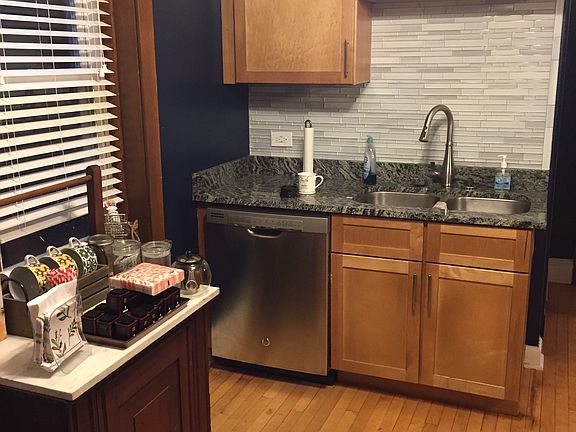 3rd image of 1340 W Wrightwood Ave #1