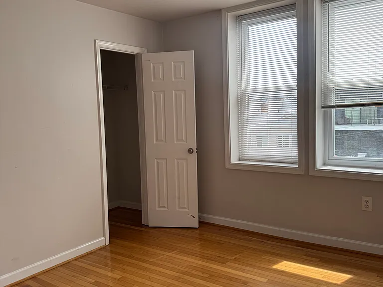 314 V St NE #205 — Photo 4