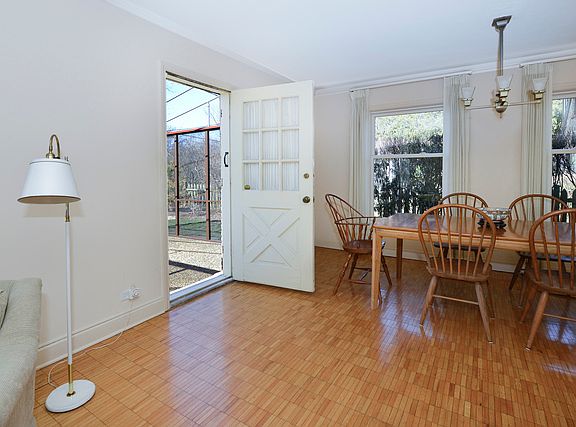 5th image of 140 Glenwood Ave